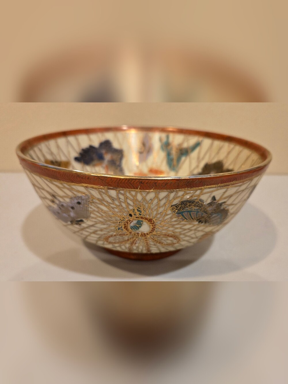 Decorative Chinese Porcelain Floral Accent Bowl in Cream and Gold